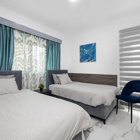Apartment Family 3 Bedroom With Terrace Larnaca