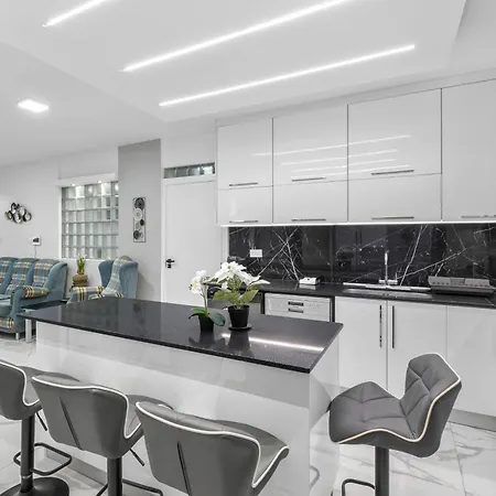 Family 3 Bedroom With Terrace Appartement