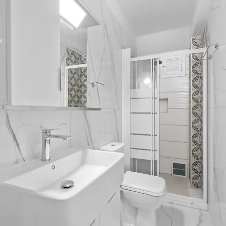 Family 3 Bedroom With Terrace דירה *