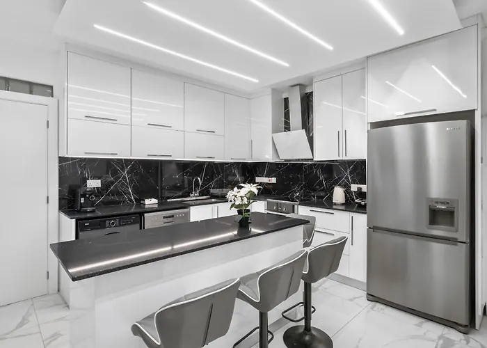 Family 3 Bedroom With Terrace Апартаменти *