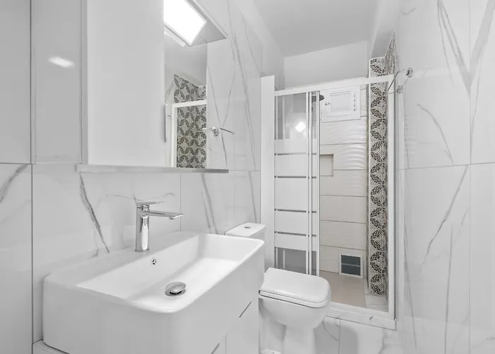 Family 3 Bedroom With Terrace Апартаменти *